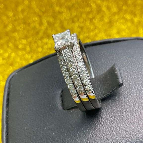 CERTIFIED 18K WHITE GOLD DIAMOND RING