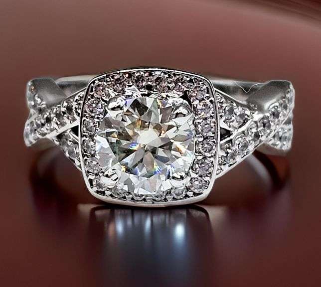 14 Kt White Gold Plate 2.65 Ct Lab Simulated Diamond Ring