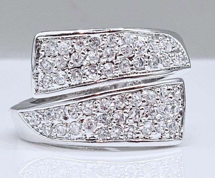 Beautiful 2.45 Ct VVS1 Lab Simulated Diamond Ring