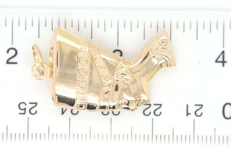 14kt Yellow gold Nefertitti pendant