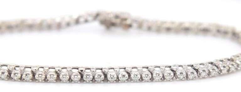 10kt White gold 1ctw diamond tennis bracelet