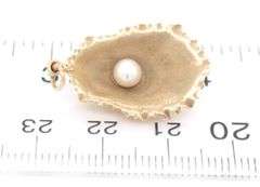 Fun 14K YG Oyster Shell with Pearl Pendant