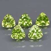 Fantastic 4.32ct 6x6mm trillion cut Peridot set