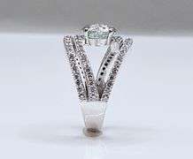 Dazzling 2.75 Ct VVs1 Lab Simulated Diamond Ring