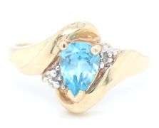 10kt Yellow gold blue topaz ring