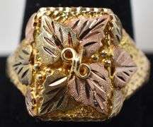 Lovely Floral Leaf Ring in 10K and 12K Two-Tone Gold