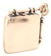 Antique Square locket in 8kt Yellow gold