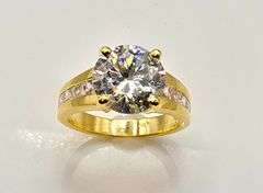 14 Kt Tri-Layered Yellow Gold Near Flawless 5 Ct VVs1 D-E Lab Simulated Diamond Ring