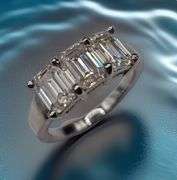 Sparkling 14 Kt White Gold Plate 3.05 Ct VVs1 F-G Simulated Diamond Ring