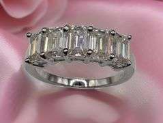 Sparkling 14 Kt White Gold Plate 5.07 Ct VVs1 E-F Simulated Diamond Ring