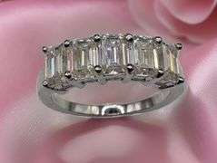 Sparkling 14 Kt White Gold Plate 5.07 Ct VVs1 E-F Simulated Diamond Ring
