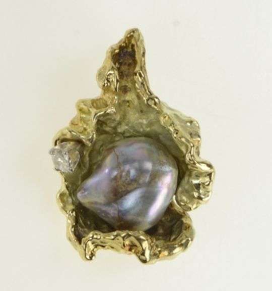 14K Yellow Gold La Triomphe Pearl 0.20 Ct Diamond Pendant