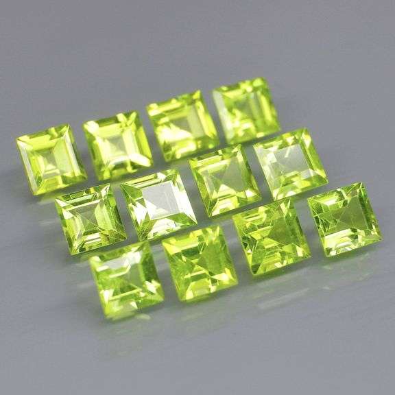 Princess cut unheated! 4.37ct Peridot set