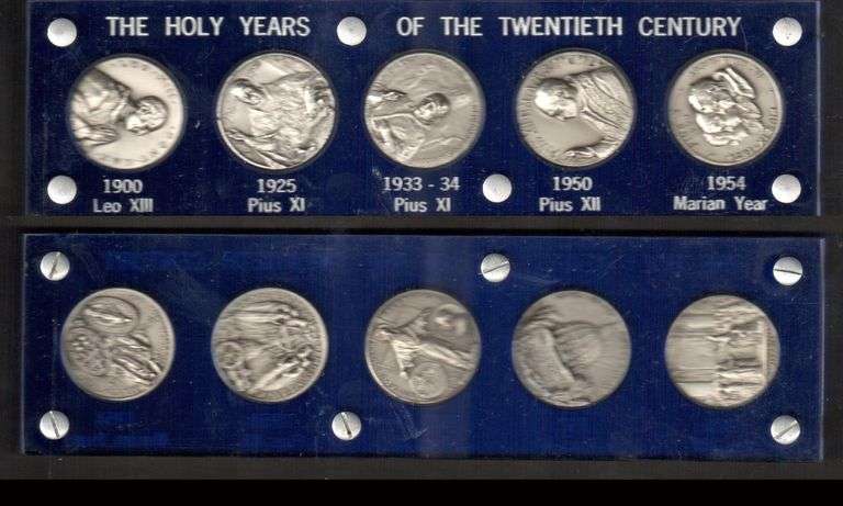 5 Coins The Holy Years of the Twentieth Century encased in hard plastic
