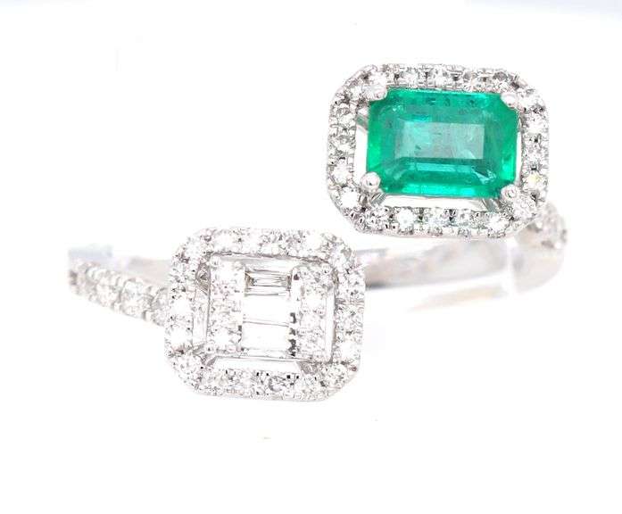 18kt White gold emerald cut emerald and diamond ring