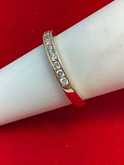 LADIES 14K YELLOW GOLD DIAMOND BAND