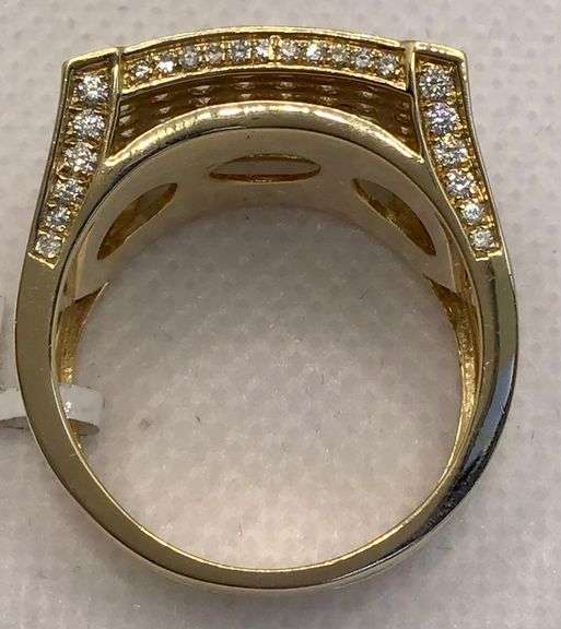 ELEGANT 14K YELLOW GOLD SQUARE SHAPED DIAMOND MAN’S RING