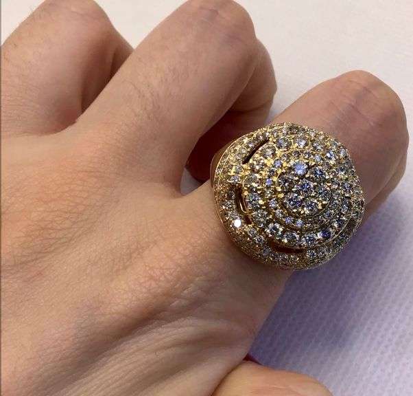 CLASSIC AND STYLISH 14K YELLOW GOLD MEN’S DIAMOND RING