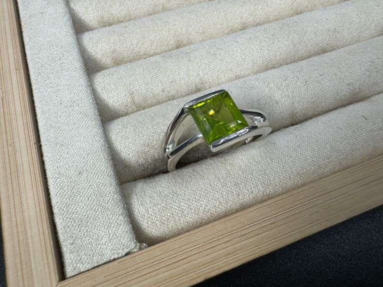 Sterling Silver Natural Gemstone Perdiot Ring Size 10