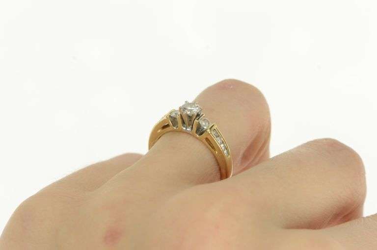 14K Yellow Gold 0.62 Ctw Diamond Classic Engagement Ring