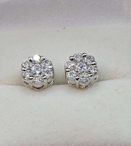 Dazzling 2.5 Ct VVs1 White E-F Fire Moissanite Cluster Earrings