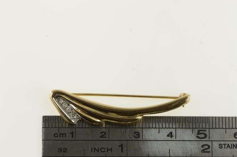 14K Yellow Gold Ornate Vintage Angel Wing Curved Stick Pin
