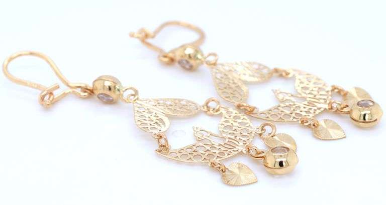 14kt Yellow gold dangle earrings