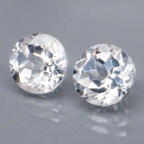 Superb 5.04ct high fire 8mm diamond white Topaz