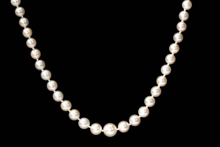 Glowing Graduated Japanese Pearl Necklace
