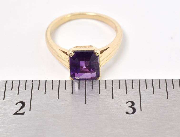 Beautiful 14K Yellow Gold Amethyst Gemstone Ring