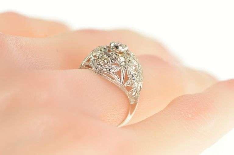 Platinum Art Deco 0.90 Ctw OEC Diamond Filigree Ring