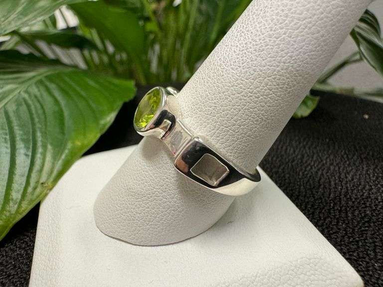 Sterling Silver Natural Gemstone Perdiot Ring Size 10