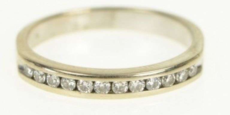 14K White Gold 0.18 Ctw Diamond Classic Wedding Band Ring
