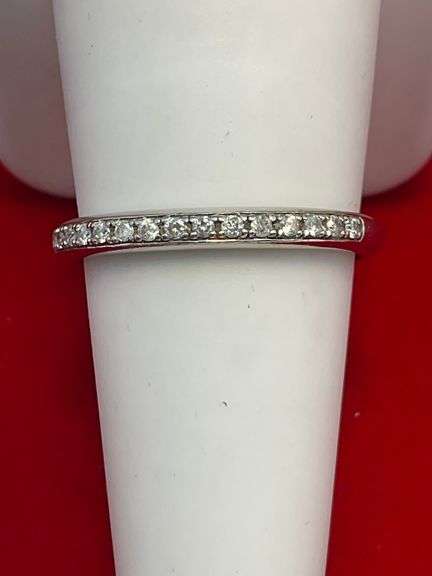 LADIES 14K WHITE GOLD DIAMOND BAND