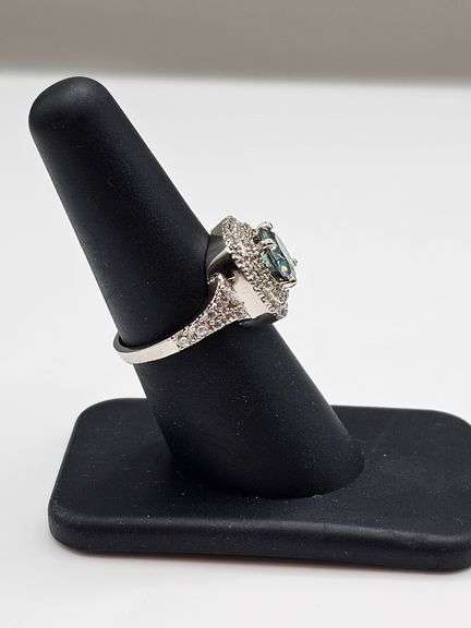 Sparkling Rare 3.15 Ct VVs1 Emerald Green Lab Simulated Diamond Ring