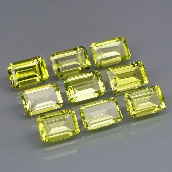 Vibrant 5.54ct Peridot set
