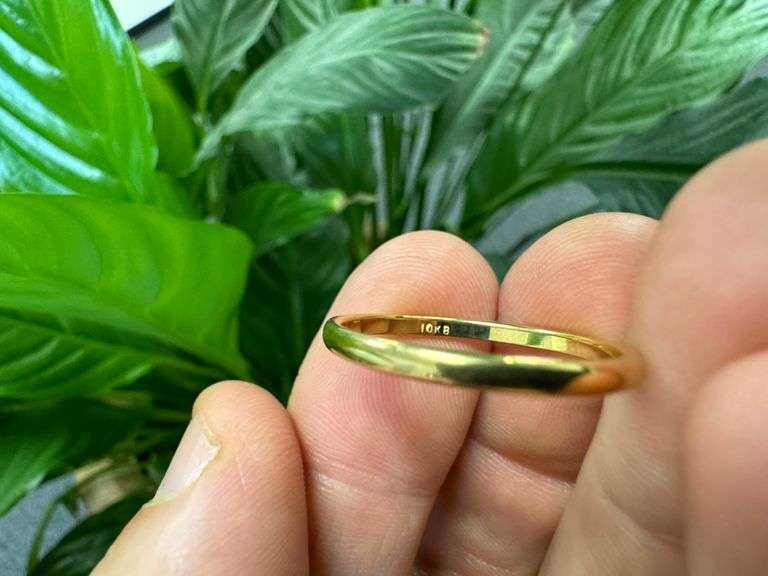 10k Yellow Solid Gold 2mm Domed Plain Men's Women's Wedding Band Size 10