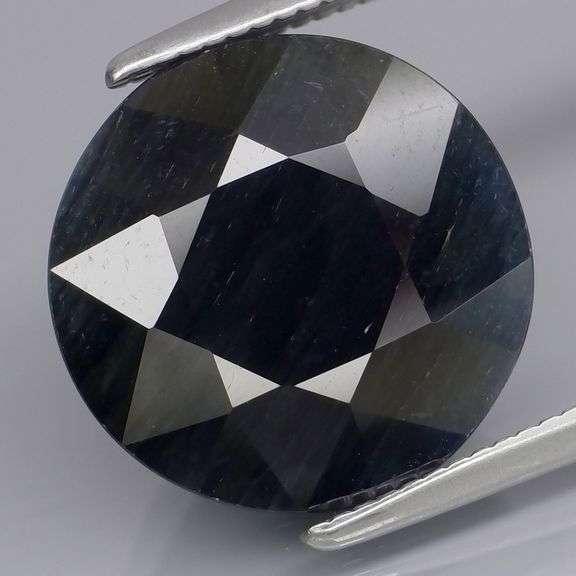 Elegant 8.20ct midnight blue Sapphire -heated only