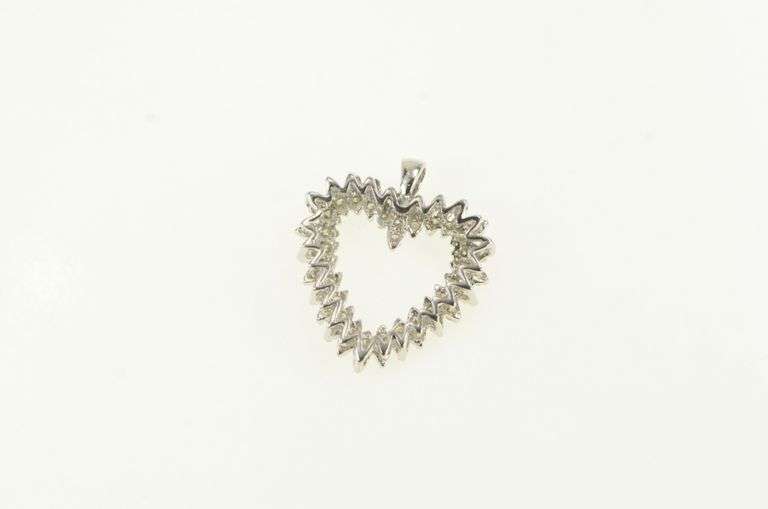 14K White Gold 0.78 Ctw Diamond Vintage Heart Love Pendant