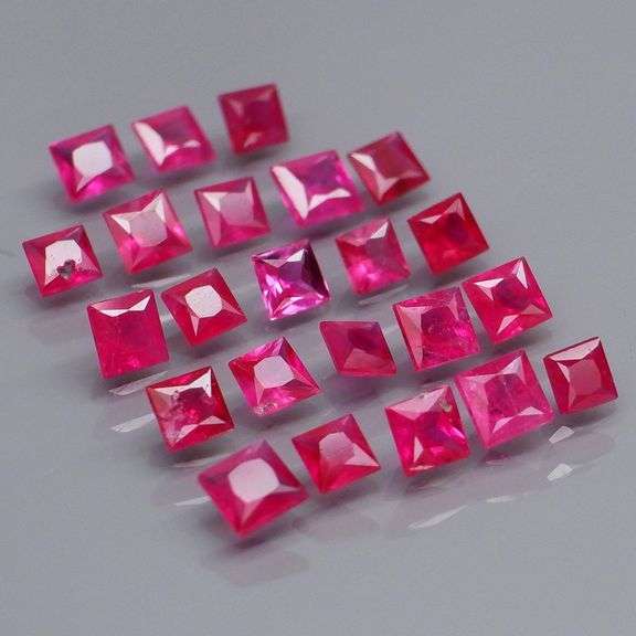 Lovely 2.56ct 23 piece princess cut Ruby set