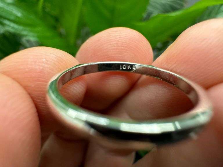 10k White Solid Gold 2mm Domed Plain Men's Women's Wedding Band Size 5
