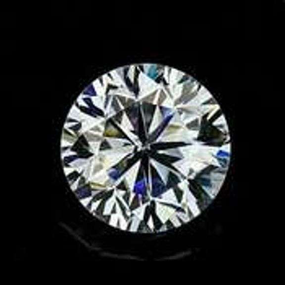 Huge 3.5 Ct Sparkling VVs1 E-F Simulated Diamond Solitaire