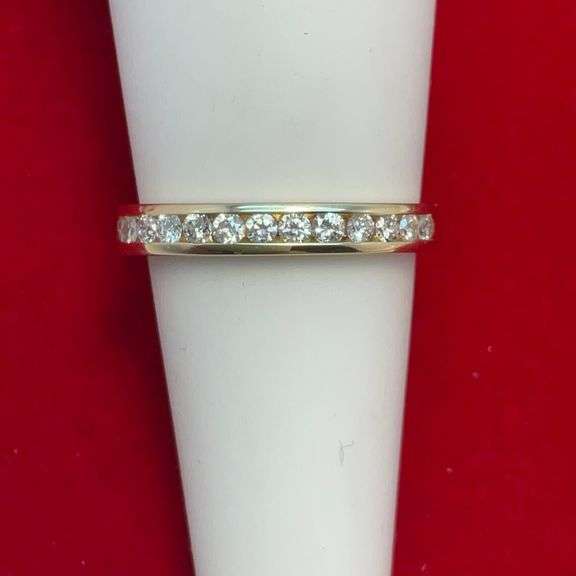 BRAND NEW 14K YELLOW GOLD DIAMOND BAND