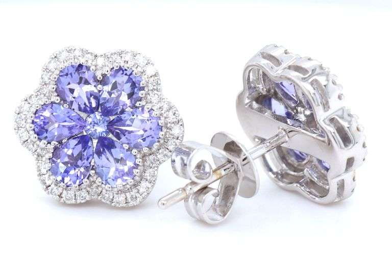 18kt White gold flower style earrings in tanzanite and diamonds