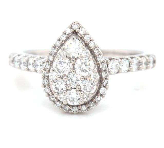 14kt White gold 0.75ctw diamond cluster ring