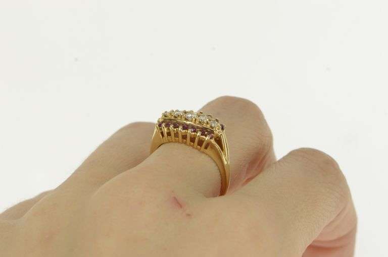 14K Yellow Gold Retro Diamond Ruby Ornate Wedding Band Ring