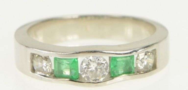 14K White Gold 1.00 Ctw Natural Emerald Diamond Band Ring