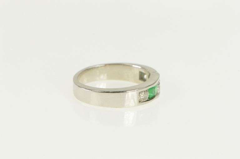 14K White Gold 1.00 Ctw Natural Emerald Diamond Band Ring