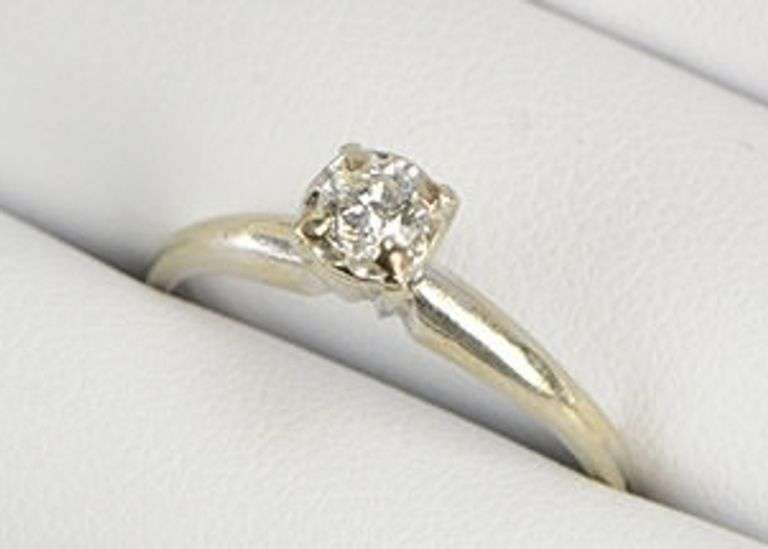 14K White Gold 1940's 0.23 Ct Diamond Solitaire Engagement Ring