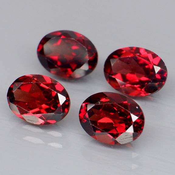 Set of 4 top red VS Garnets weighing 6.21 carats